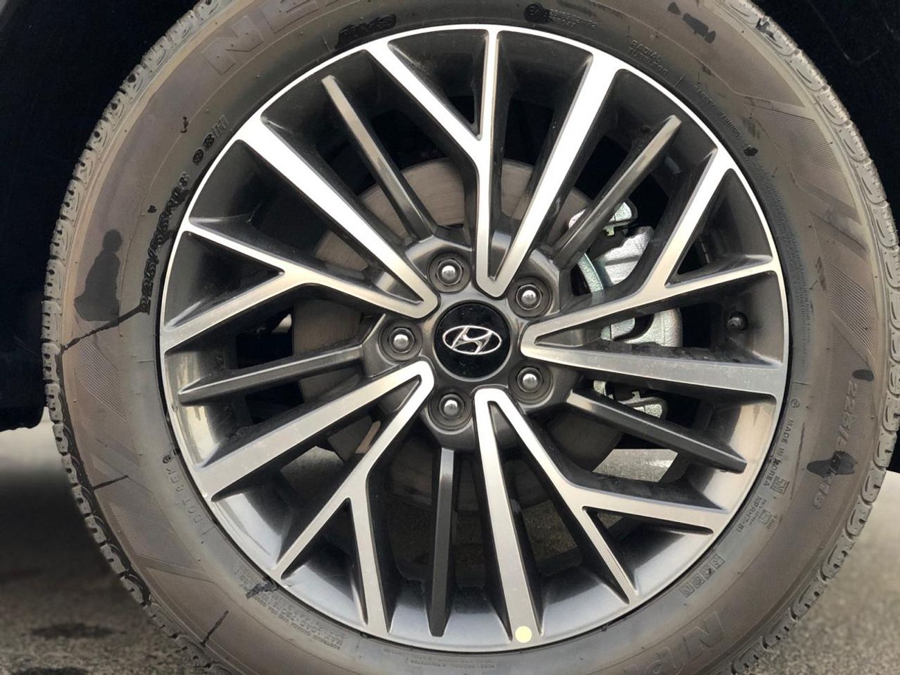 Hyundai Tucson 2.0L, Down Brake, 18'' Tire, Remote engine start, DVD, Push Start, Wireless Charger, LOT-HTW2