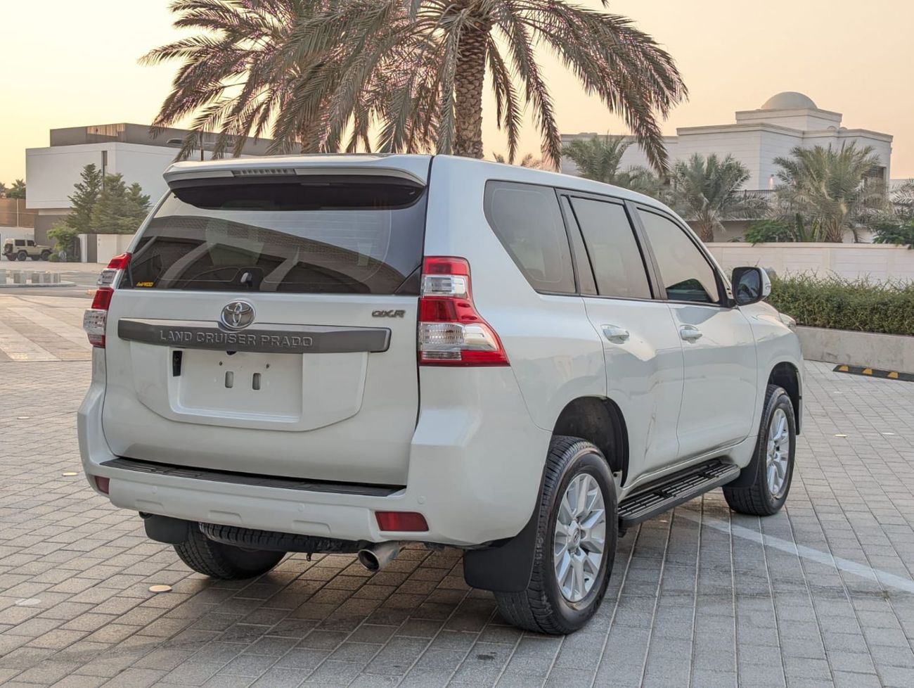 تويوتا برادو Toyota Prado 2016 white LHD 4-cylinder 2.7L Gcc specs