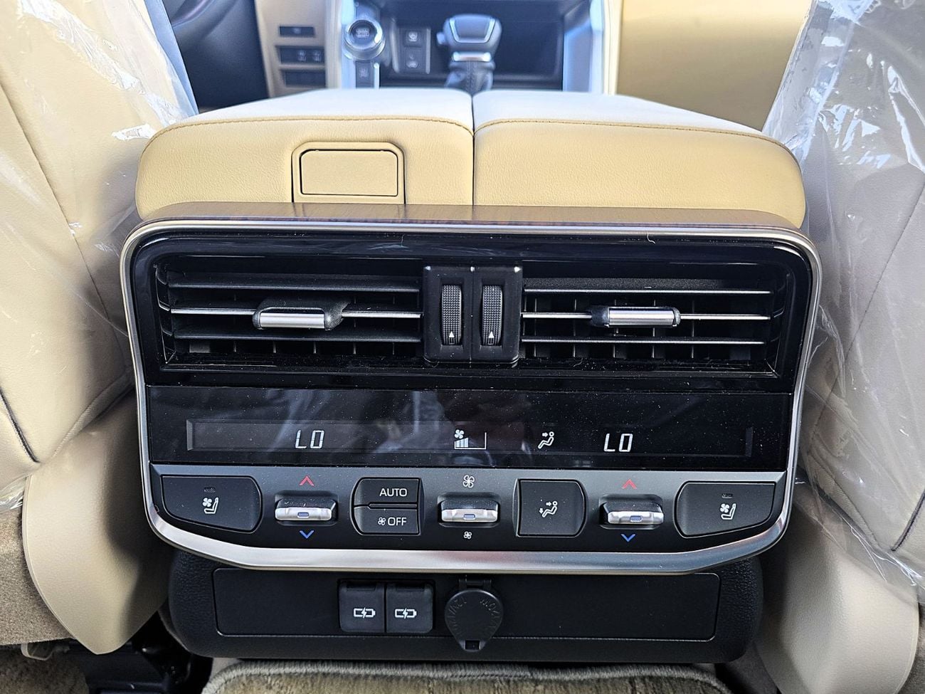 Toyota Land Cruiser Toyota Land Cruiser VXR 4.0l A/T 4WD With radar GCC Black color 2026 Model