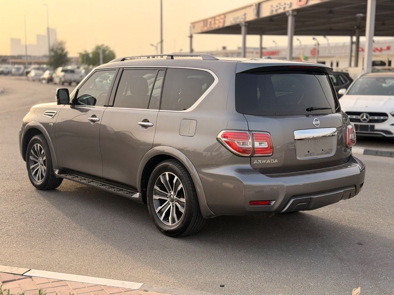 Nissan Armada SL Full option sunroof 360 cameras 2020 original paint