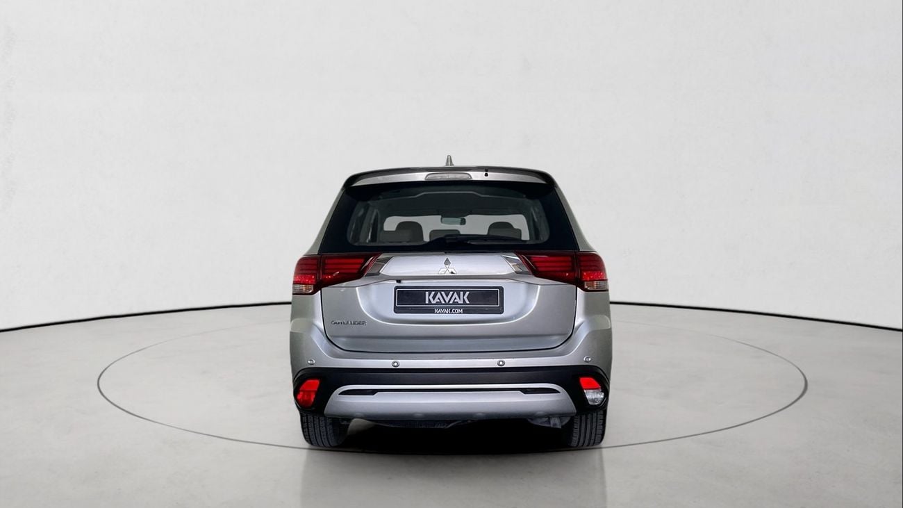 ميتسوبيشي آوتلاندر 2.4 GLX ABS 7SEAT BASIC | شامل الضمان | 0 ﺪﻔﻋﺓ ﺃﻮﻟﻯ