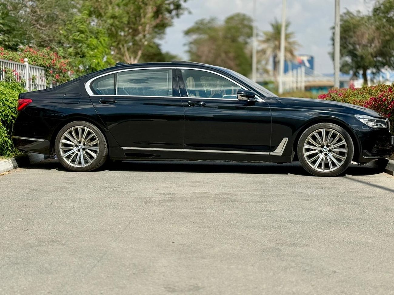 BMW 740Li Std 3.0L 1567 AED Monthly II BMW 740IL II 0% Down Payment II Still Under Warranty to 2027