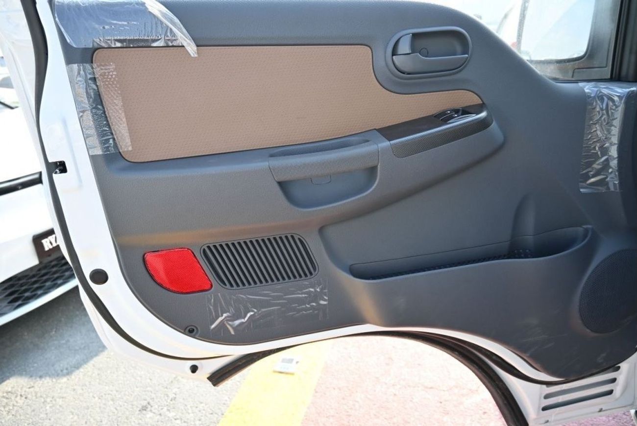 كيا K2700 كيا K2700 بونجو 2.7 لتر ديزل، كابينة مزدوجة، 4 ابواب، لون ابيض، موديل 2023