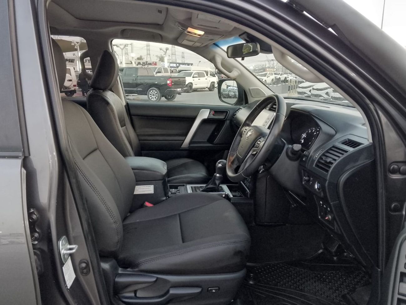 Toyota Prado Toyota prado 2021 2.8 Diesel engine Colour Grey push start Transmission Automatic Interior.Black Sun