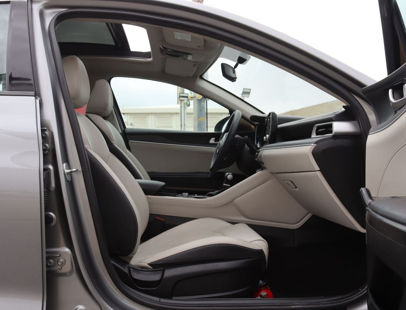 كيا K5 كيا K5 -موديل 2021- خليجى -فل أوبشن -بدون حوادث-  محرك 2.0 - بحاله ممتازه من الداخل والخارج