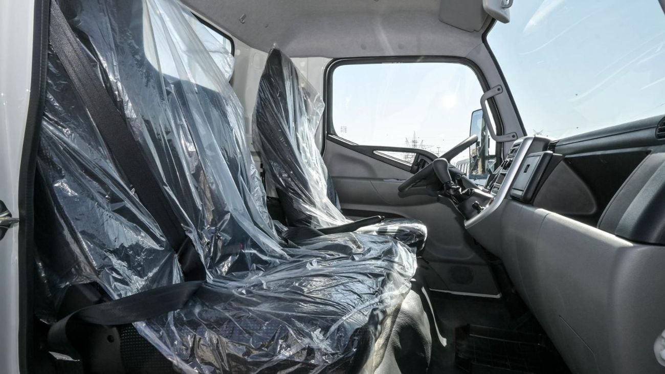 Mitsubishi Canter Van Brand New MItsubishi Canter Cargo 2026 Export 4.2L 2WD M/T Diesel|White/Black|CANTER14FT-170-26|