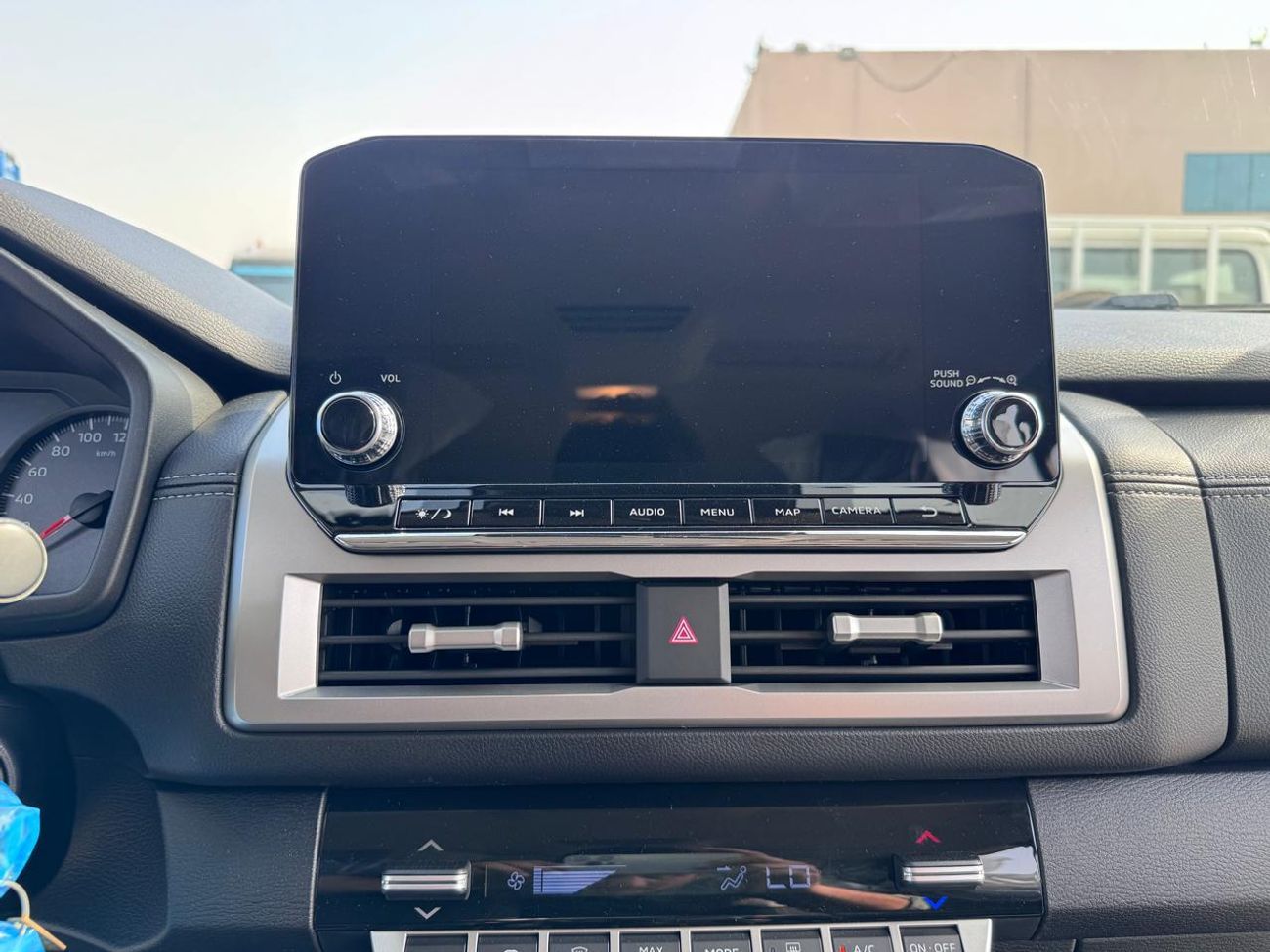 Mitsubishi L200 MITSUBISHI L200 Petrol Double Cabin 4WD 5MT 2.5L GLX -FULL OPTION_Grey