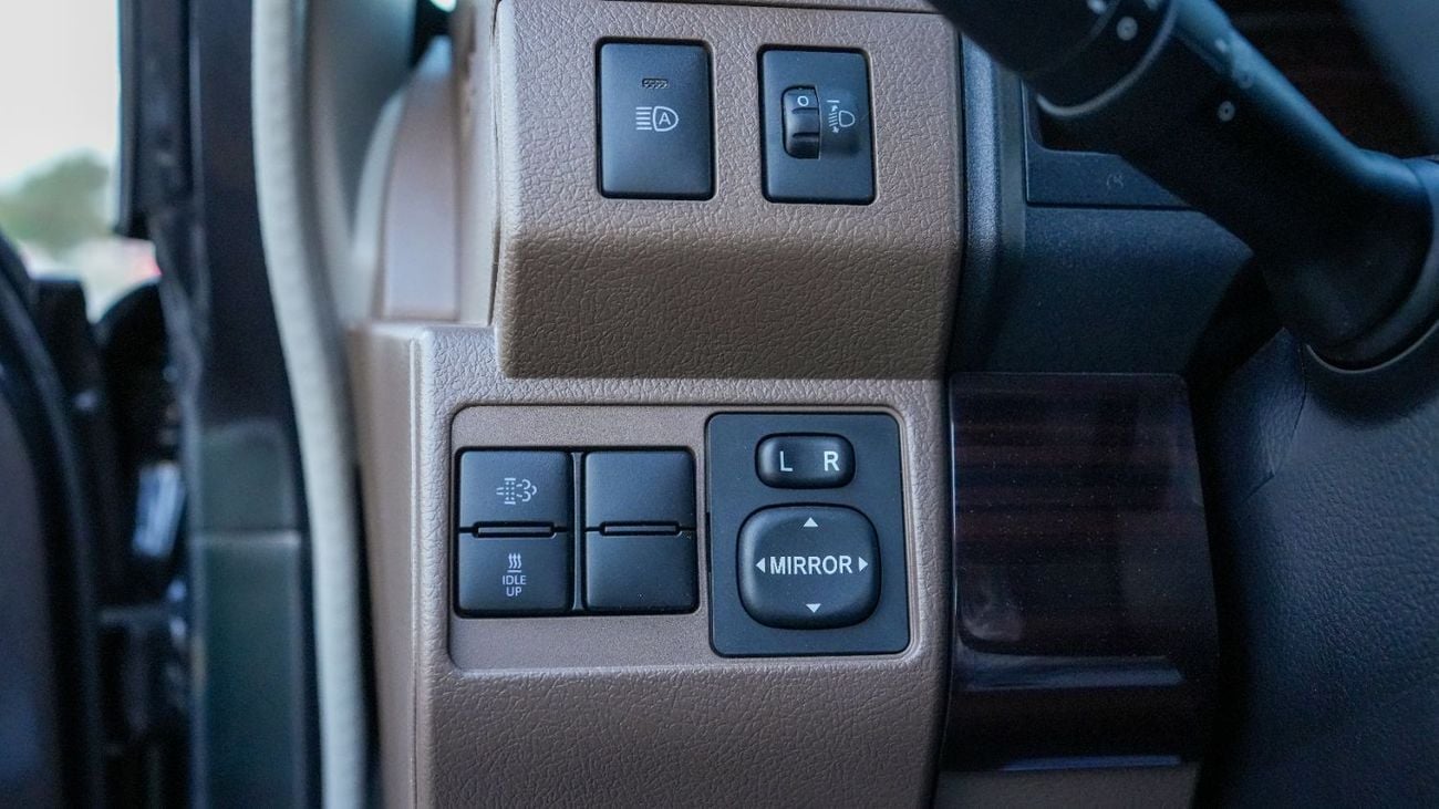 Toyota Land Cruiser 70 2025 Toyota Land Cruiser LC 76 2.8L AT Diesel (Gray)