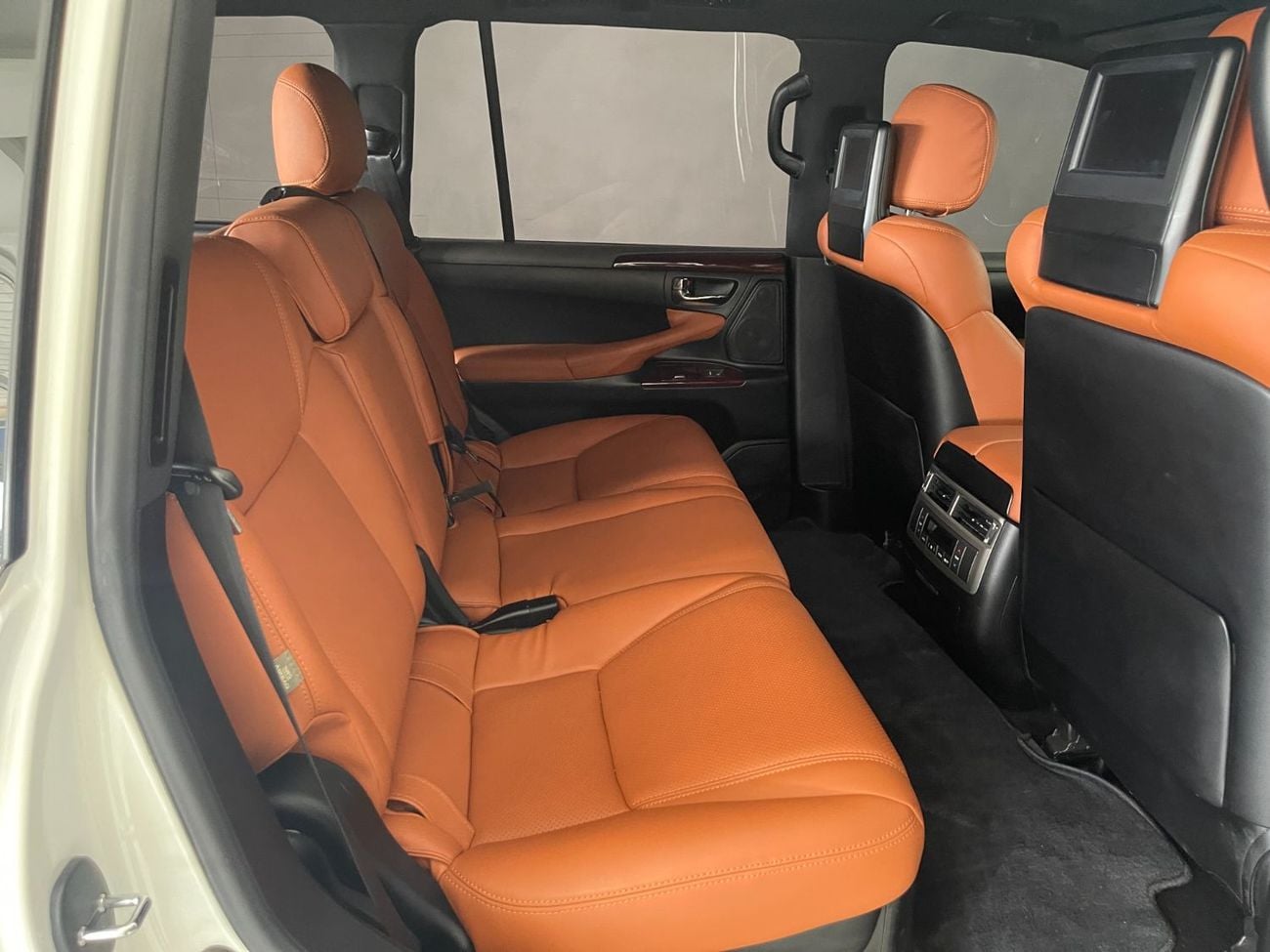 Lexus LX570 PLATINUM Prestige 5.7L