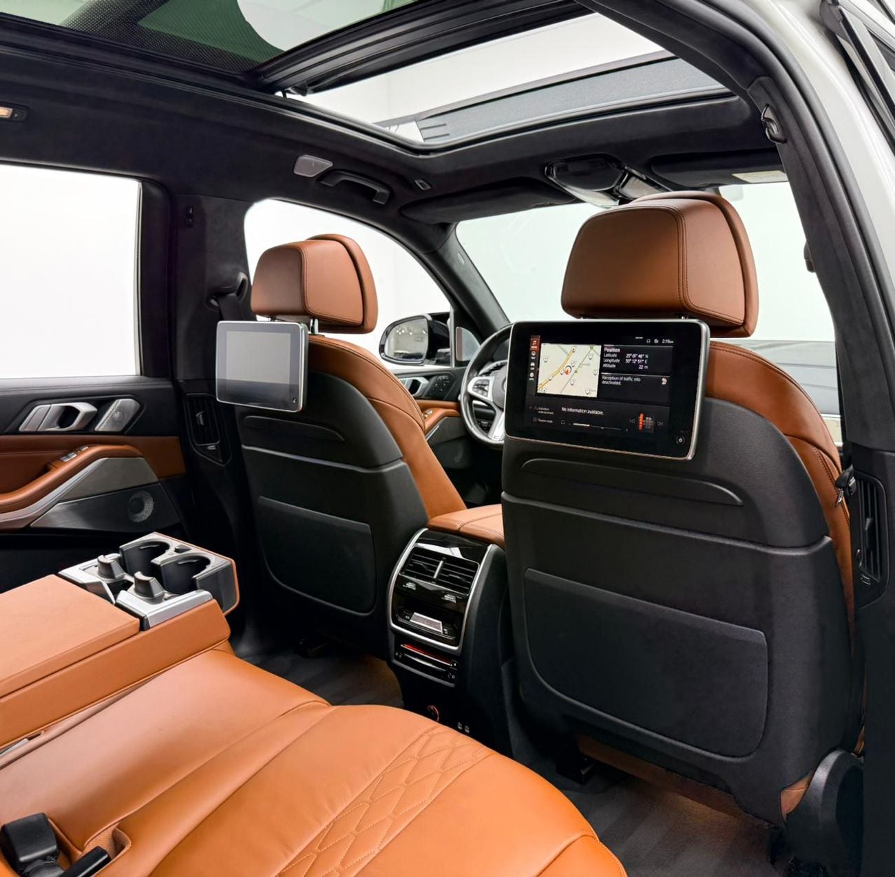 BMW X7 2022 BMW X7 M50i, 2027 BMW Warranty + Service Pack, Full BMW Service History, 7 Seater, GCC