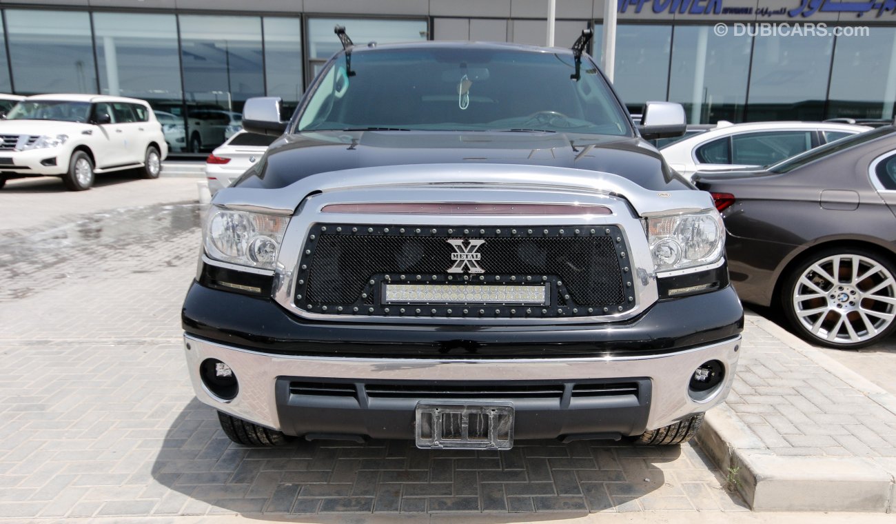 تويوتا تاندرا 5.7 L V8 Platinum