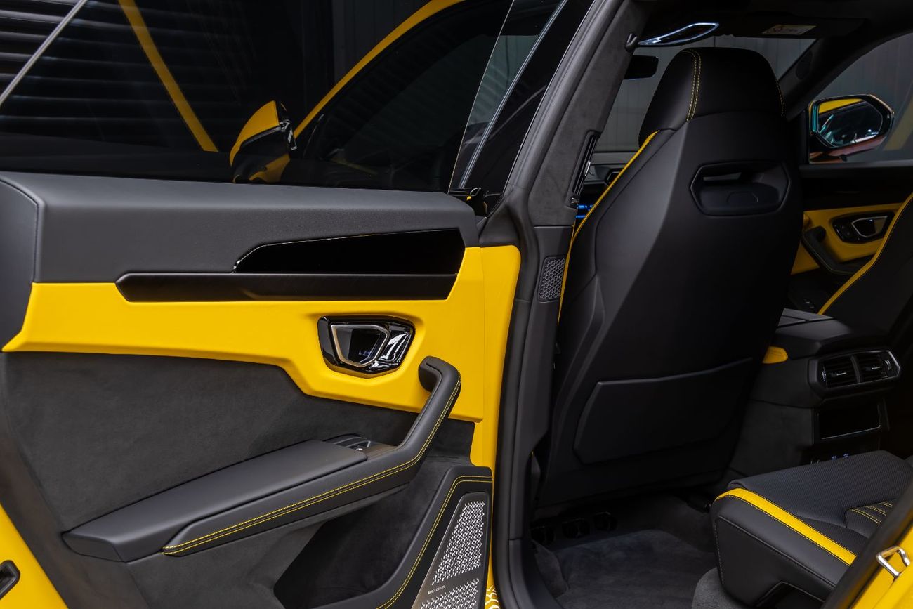 Lamborghini Urus Urus SE + B & W + Panorama + Massage seats + Ambient