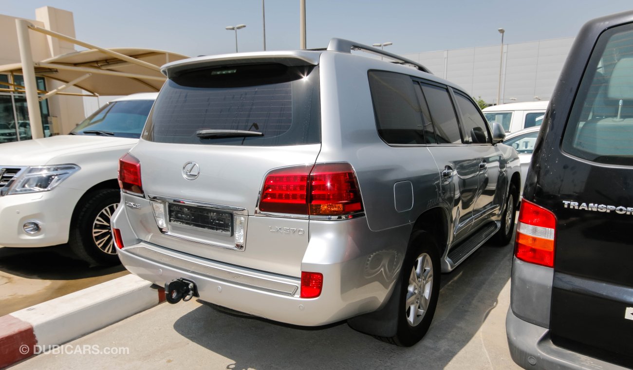 Lexus LX570