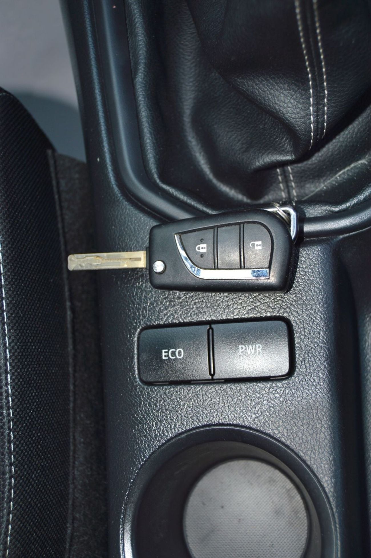 Toyota Hilux SGLX Right Hand Drive Year: 2024 Engine: 2.8L/ V4