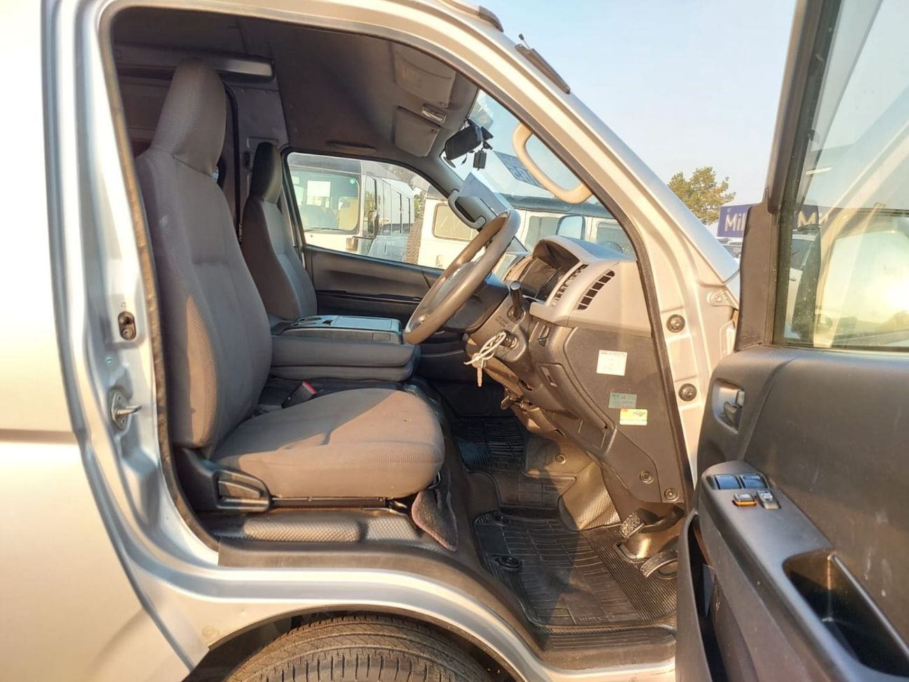 Toyota Hiace TOYOTA HIACE VAN RHD 2013 MODEL 3.0 L DIESEL AUTOMATIC(PM11266)