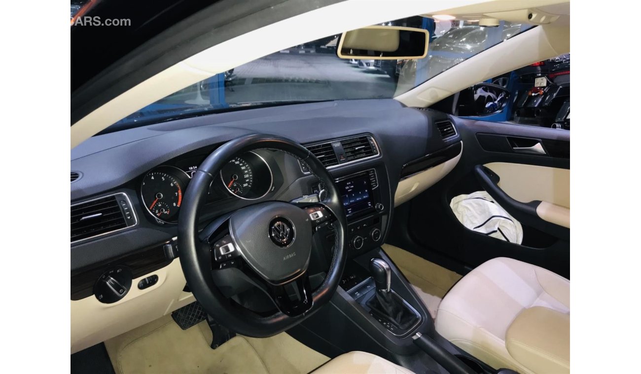 Volkswagen Jetta 2.5L - 2016 - GCC - UNDER WARRANTY