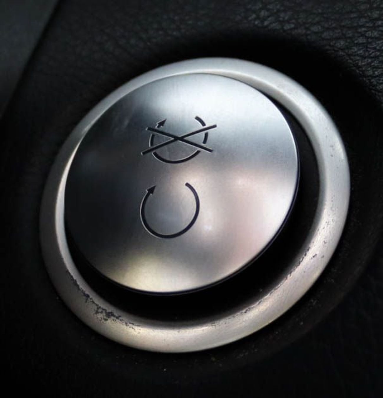 مرسيدس بنز GLC 250 Mercedes GLC 250/4MATIC 2018, GCC original paint accident-free, in excellent condition 2300