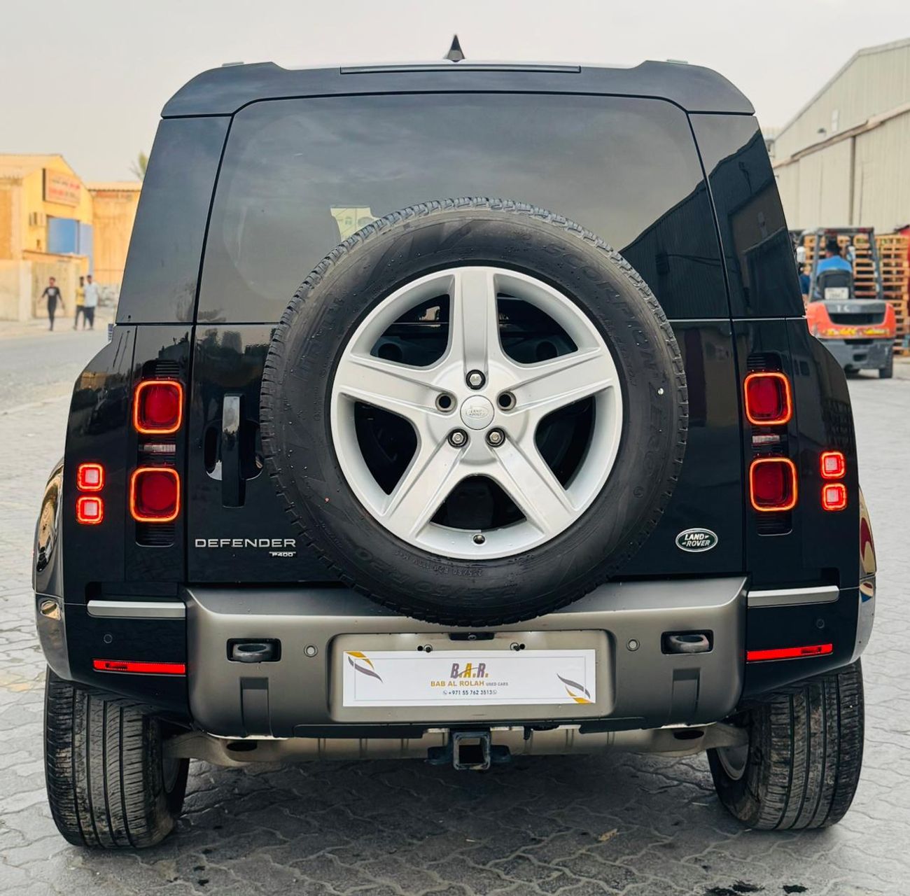 Land Rover Defender P400 110 X-Dynamic HSE 3.0L (5 Seater)