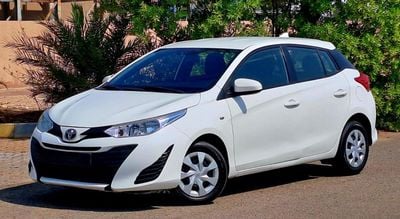 تويوتا يارس Mid 1.3L hatchback