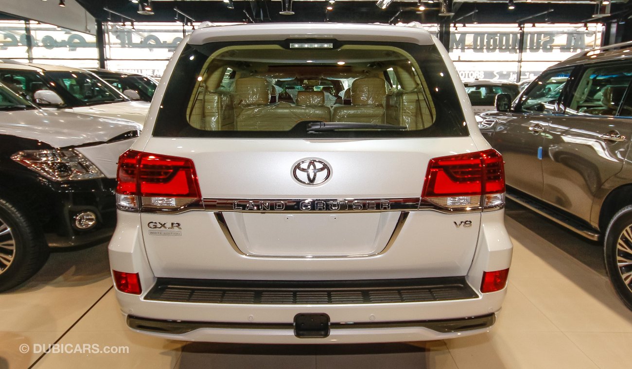 Toyota Land Cruiser GXR White Edition