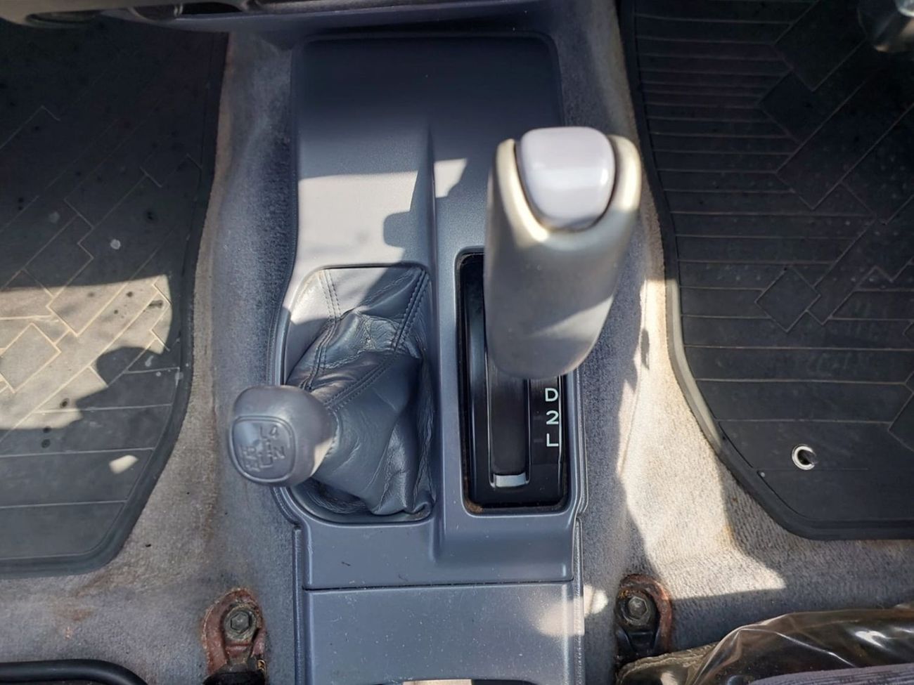 تويوتا هيلوكس TOYOTA HILUX PICK UP RIGHT HAND DRIVE(PM24729)