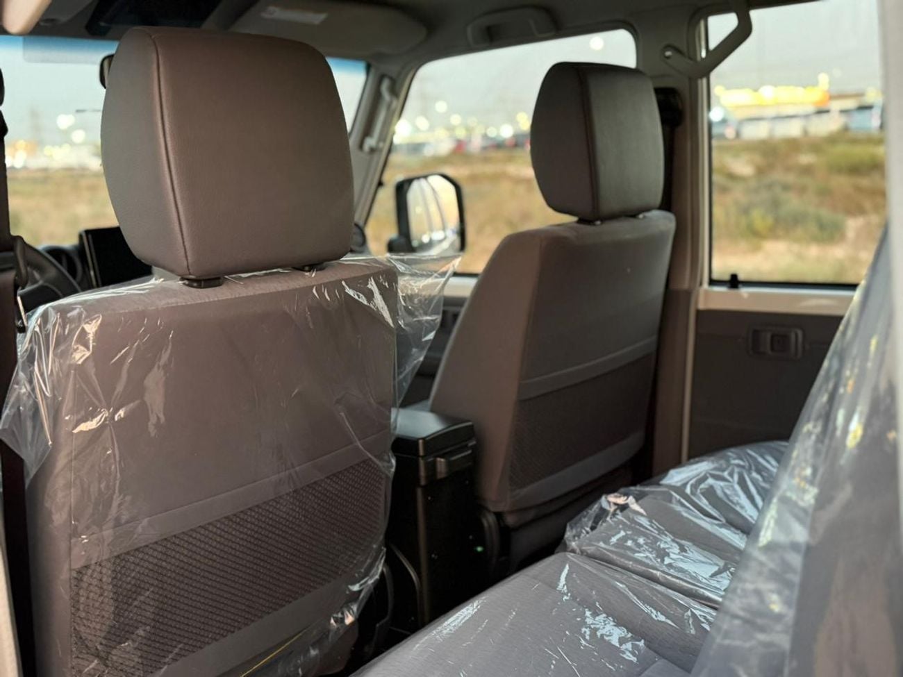 تويوتا لاند كروزر 70 LX LC76 STD Std 4.0L AWD