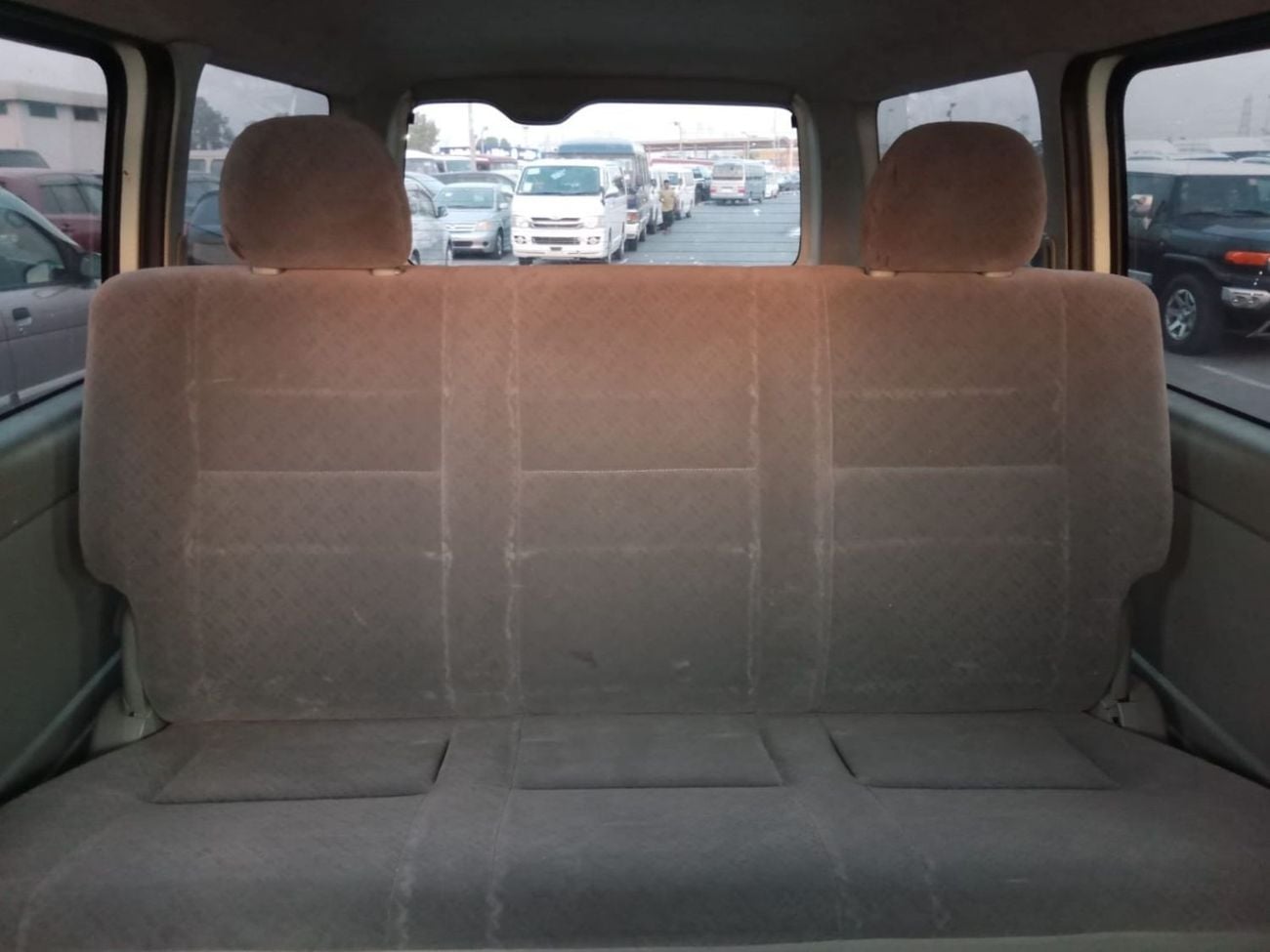 Toyota Hiace TOYOTA HIACE VAN RIGHT HAND DRIVE (PM 893)