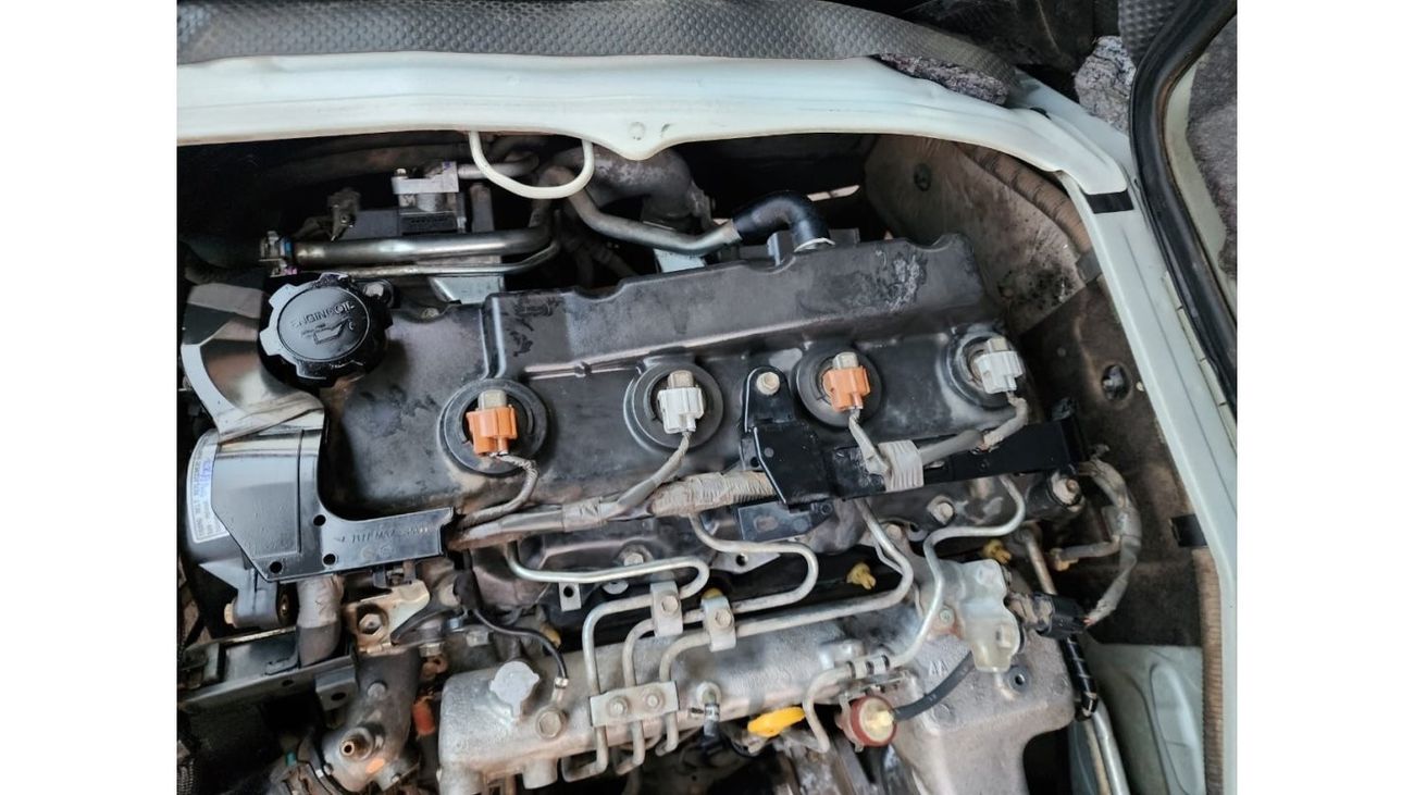 Toyota Hiace 2.5L DIESEL HIGH ROOF 13 SEATER MT