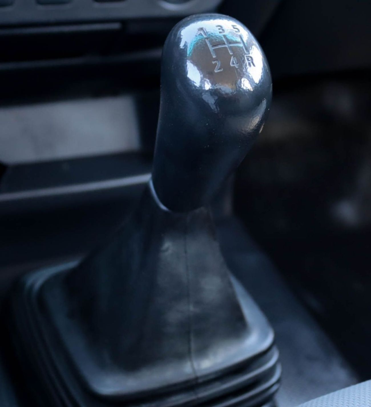 Mitsubishi L200 GL 2.4L (128 HP) Double Cab Utility Mitsubishi L200 2.4 L RWD 2020 GCC accident-free in excellent co