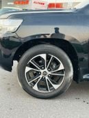 Toyota Land Cruiser VXR 5.7L 4WD