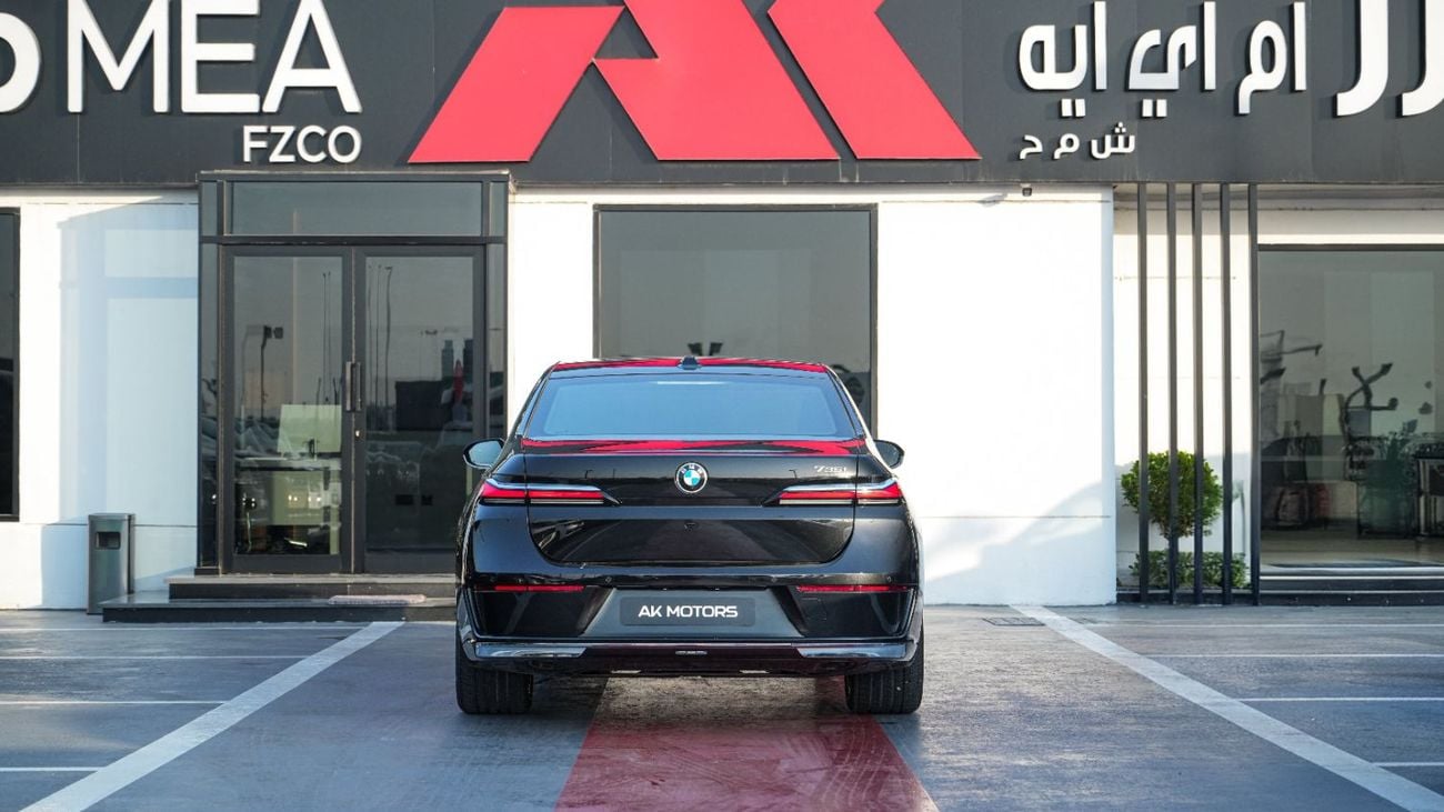 بي أم دبليو 735i 735i V6 Black 2026MY Export Only