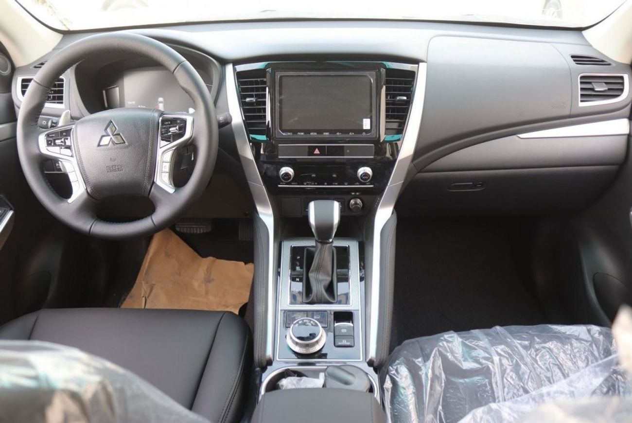 Mitsubishi Montero SPORT 3.0L, SUNROOF, ELECTRIC SEAT, LEATHER SEAT, DIFF LOCK, ALLOY WHEELS, MODEL 2023 FOR EXPORT