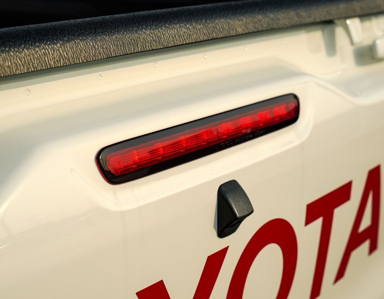 تويوتا هيلوكس Hilux 2.7 Automatic Full 2024