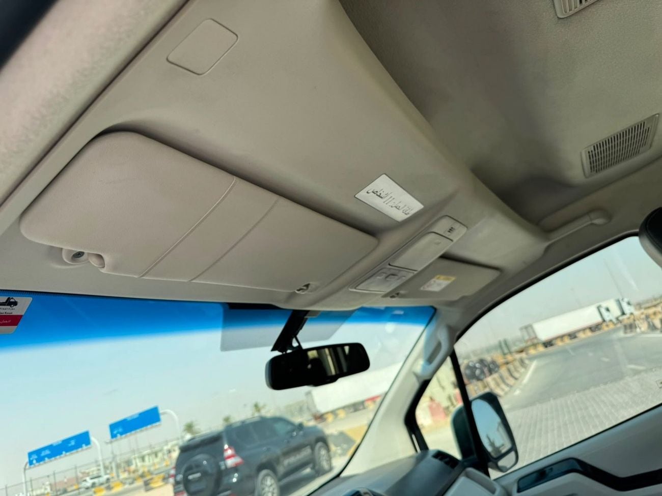 Toyota Hiace DLS - STD ROOF
