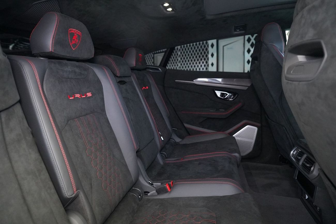 لامبورغيني اوروس 4.0T V8 Performante