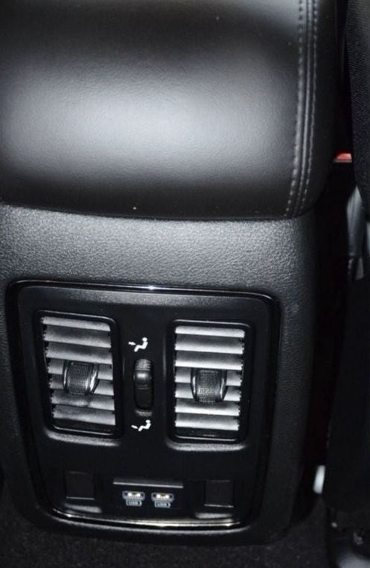 Jeep Grand Cherokee ALTITUDE 5.7L Petrol (Right Hand)