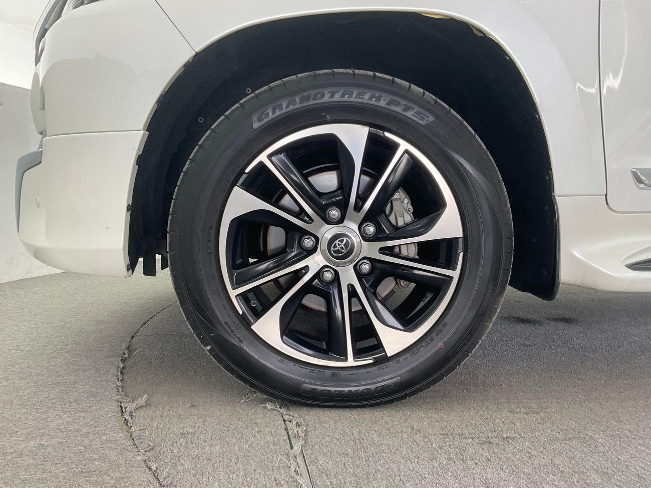 تويوتا لاند كروزر GXR GT | شامل الضمان | 0 ﺪﻔﻋﺓ ﺃﻮﻟﻯ