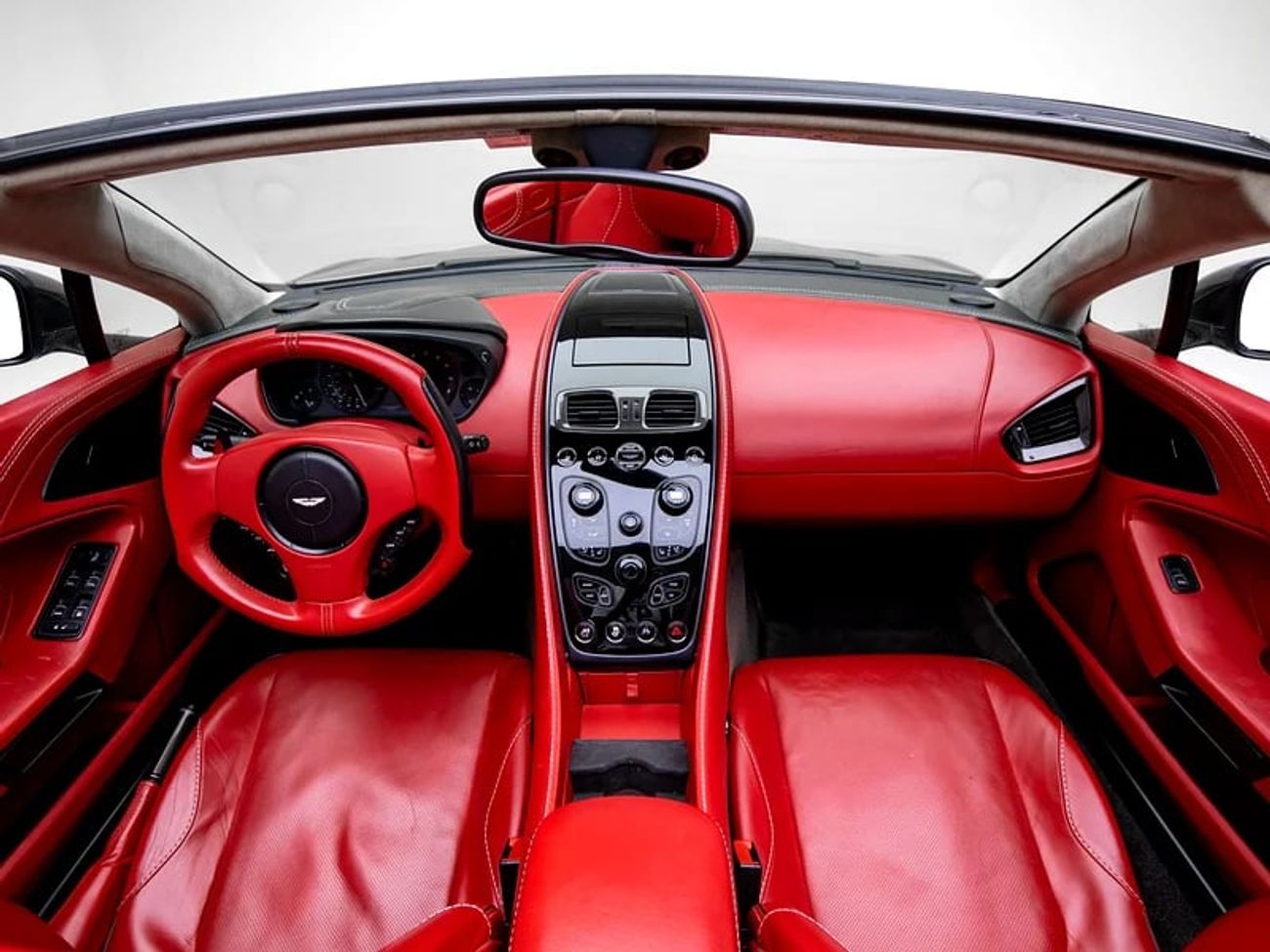 Aston Martin Vanquish Volante 6.0L