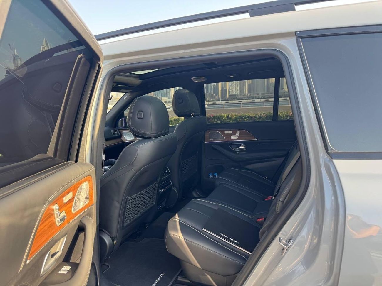 Mercedes-Benz GLS 580 Premium + 4.0L (489 HP)