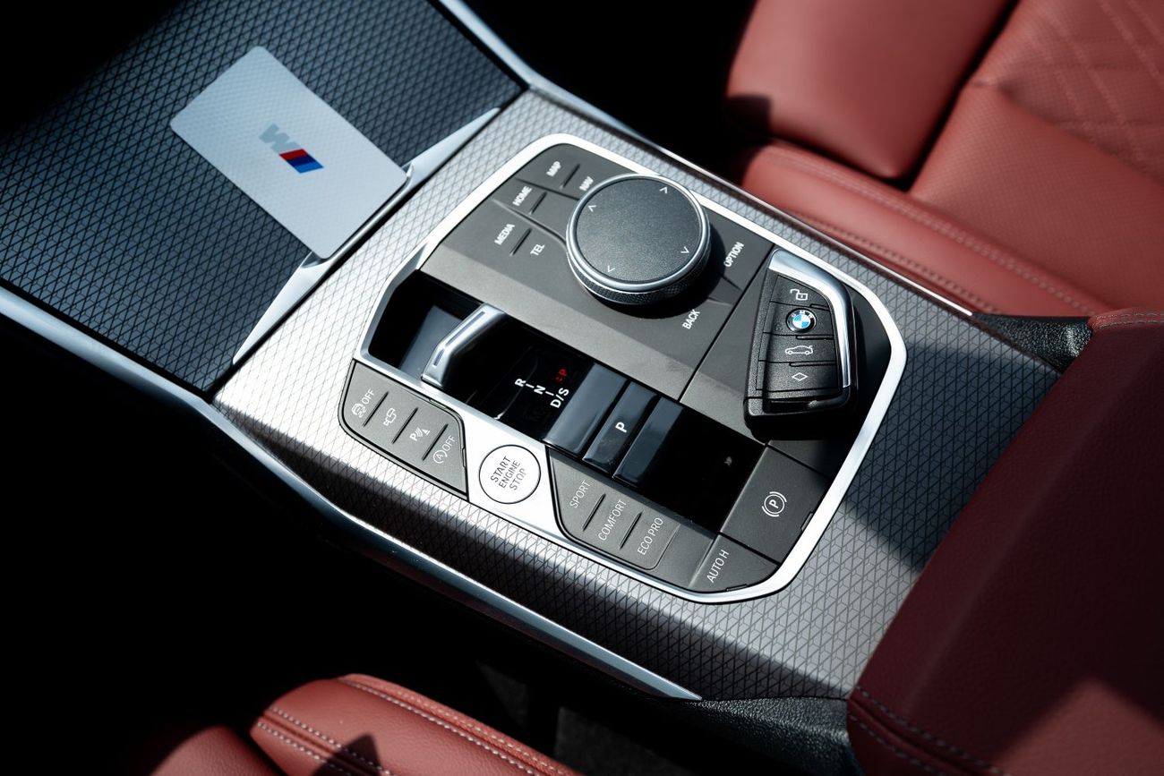 BMW 330i BMW 330Li M Sport Night Package 2025- BE