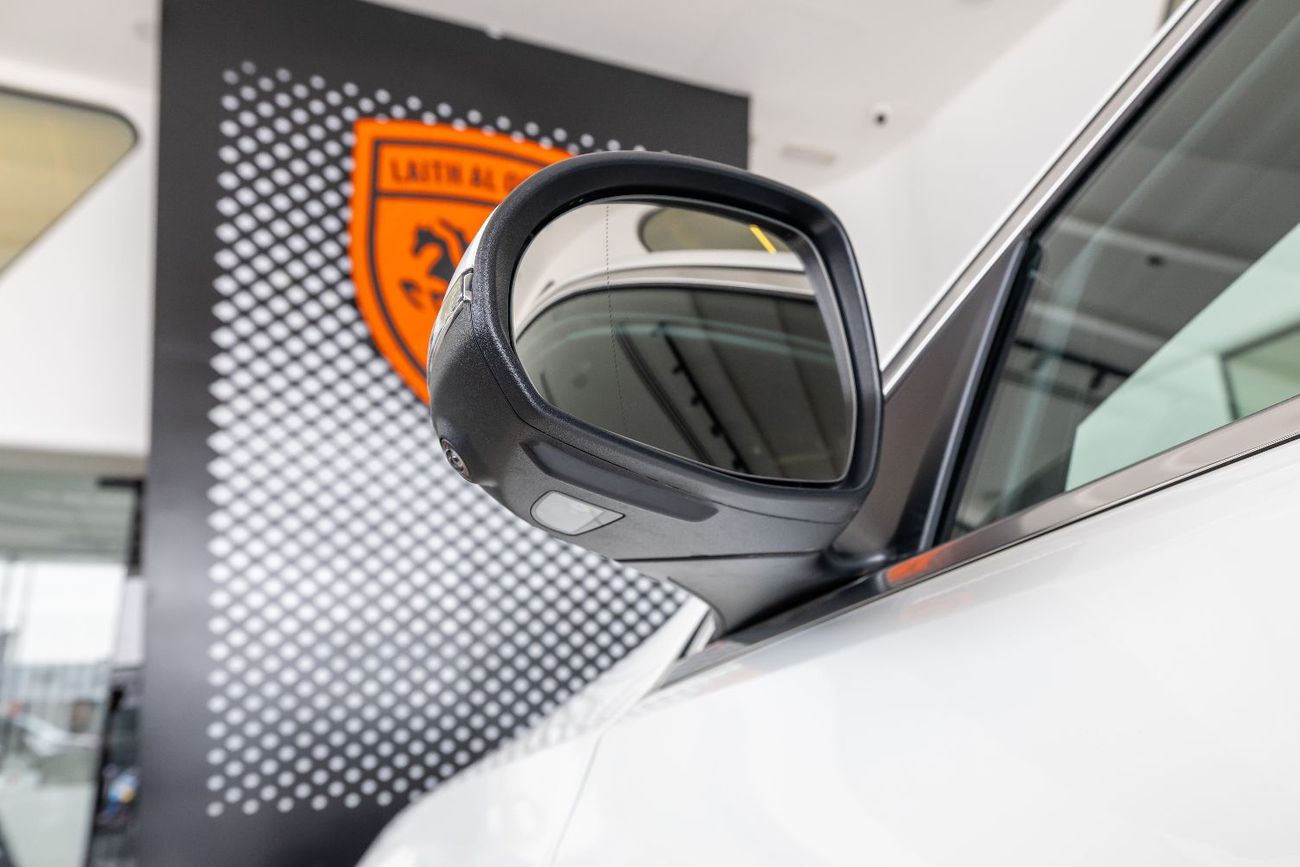 Mercedes-Benz C 200 MERCEDES BENZ C200L SPORT 1.5T FULL OPTION MODEL 2025