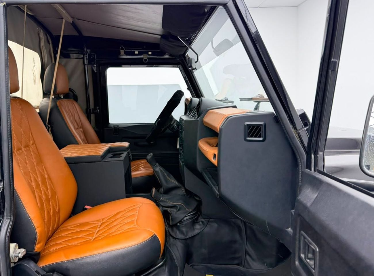 لاند روفر ديفندر 90 2009 Land Rover Defender 90, Excellent Condition, GCC Specs.