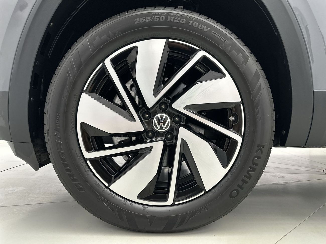 Volkswagen Teramont Comfortline 3.6L Comfortline (Ref#28204) / 34,100 AED SAVINGS from New Car