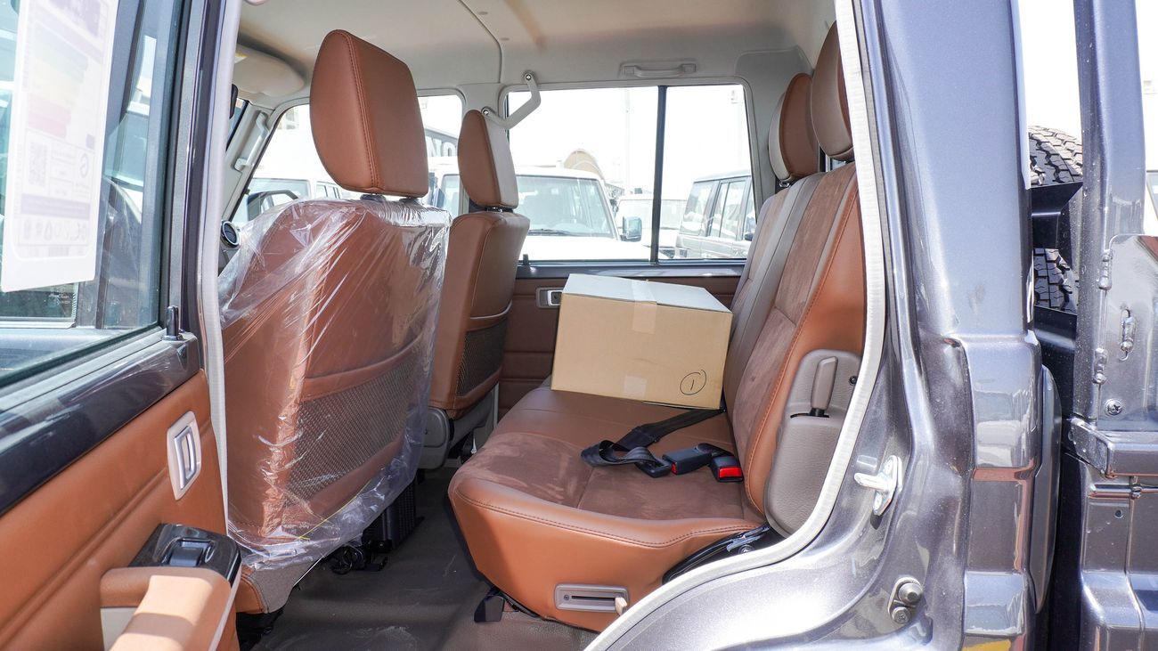 تويوتا لاند كروزر بيك آب LX 4.0L V6 Double Cabin Auto transmission
