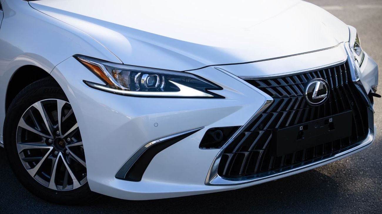 لكزس ES 350 Prime 2.5L - Sonic Quartz Inside Hazel | Export Only
