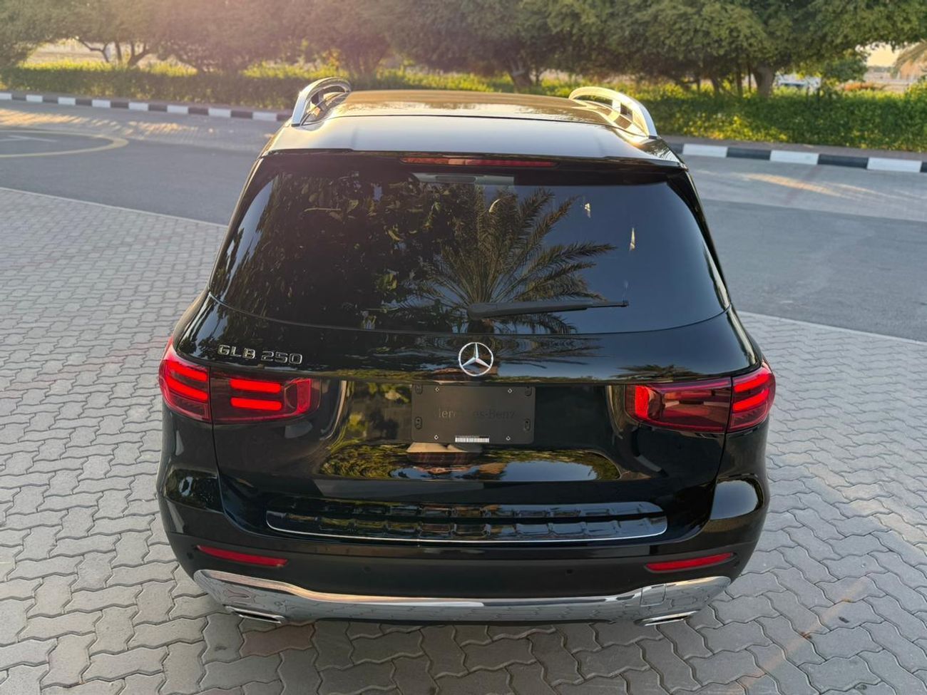 مرسيدس بنز GLB 250 Std 2.0L