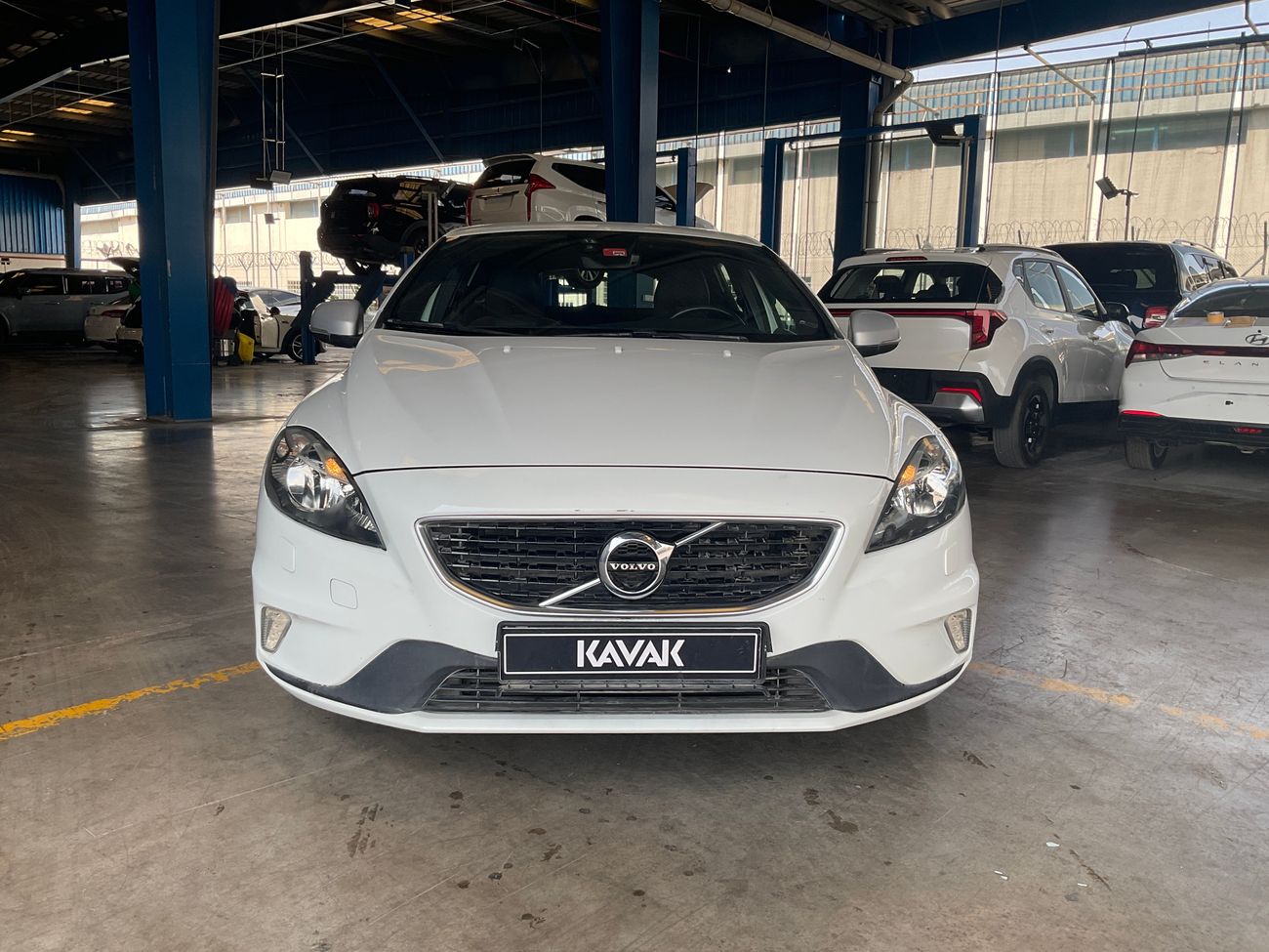 Volvo V40 T3 R-Design | upto AED 20,000 Ramadan Discount | Guaranteed Warranty | 0 Down Payment