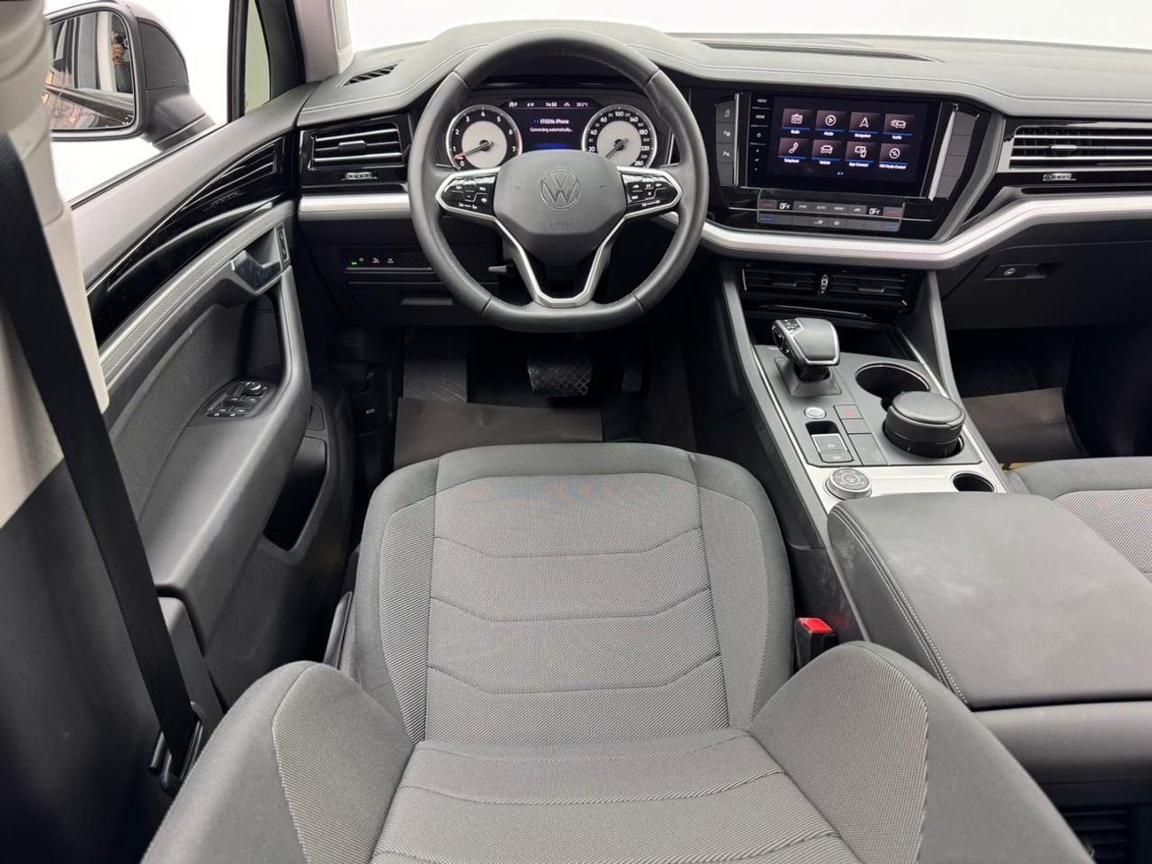 Volkswagen Touareg Trendline 3.0L 2021 Volkswagen Touareg Trendline, VW Service History, 1 Year Warranty, GCC