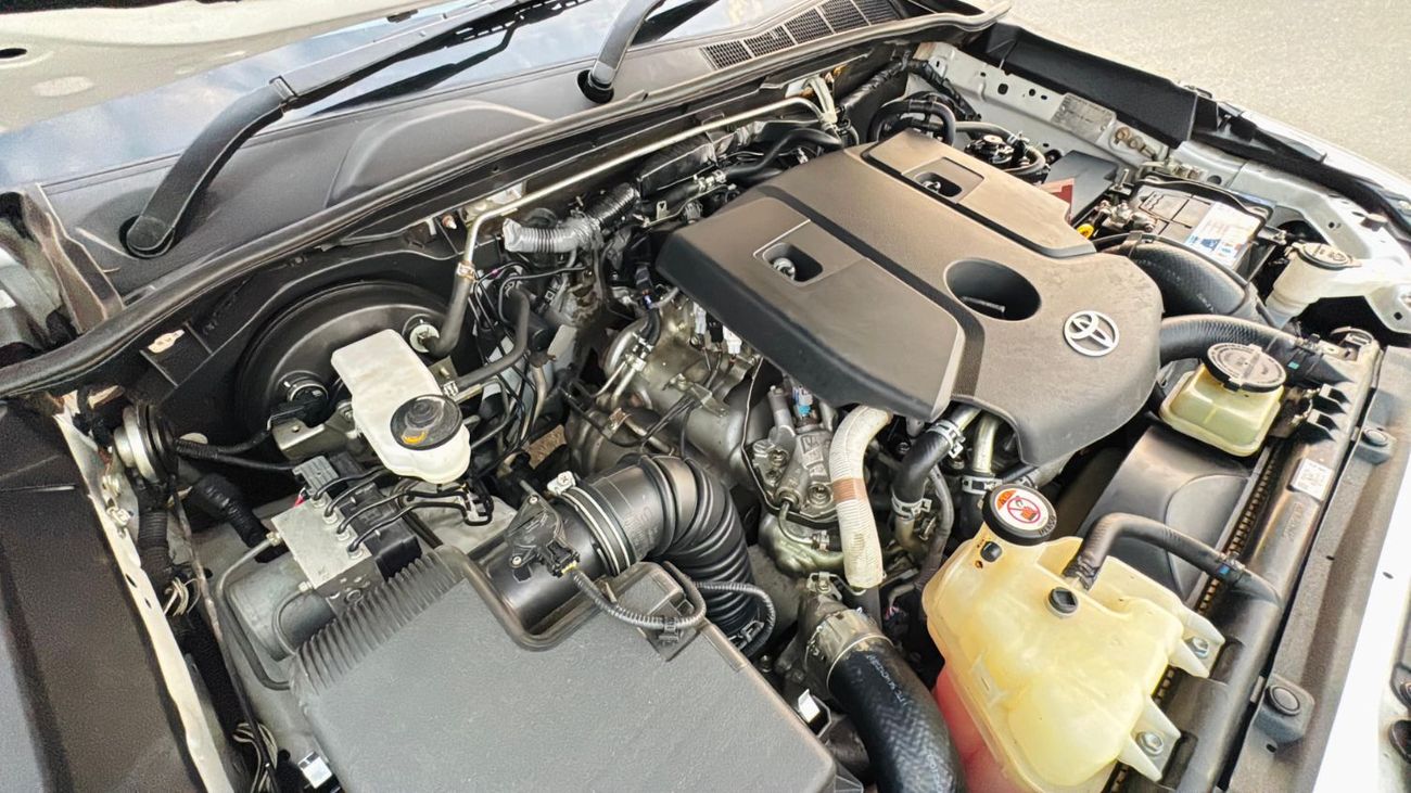 Toyota Hilux OFF-ROAD MODIFIED | MANUAL TRANSMISSION | 2.8L DIESEL ENGINE | DOUBLE CABIN | 2021