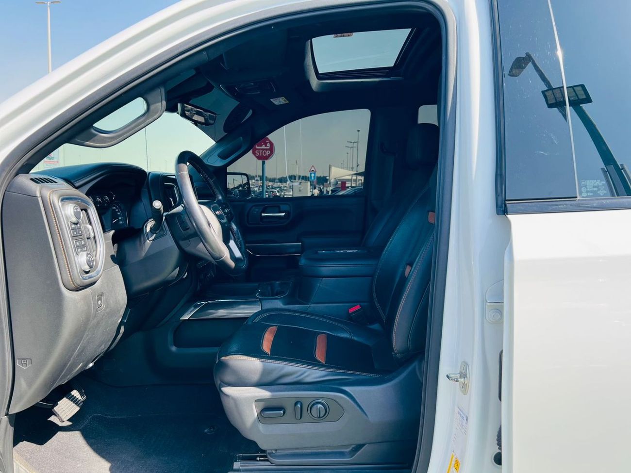 جي أم سي سييرا 5.3L V8 SLT Crew Cab (AWD)